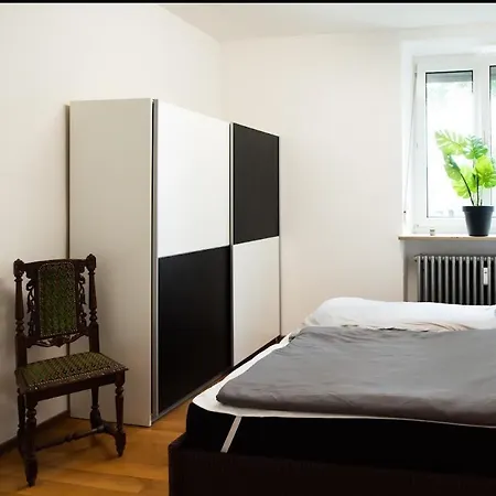 Augsburg Rooms Homestay *